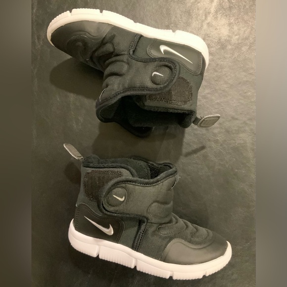 Nike Kids Novice High-Top Sneaker Boot - Picture 4 of 9
